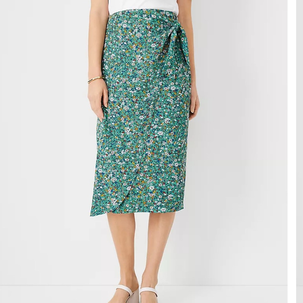 Ann Taylor Green Floral Midi Skirt